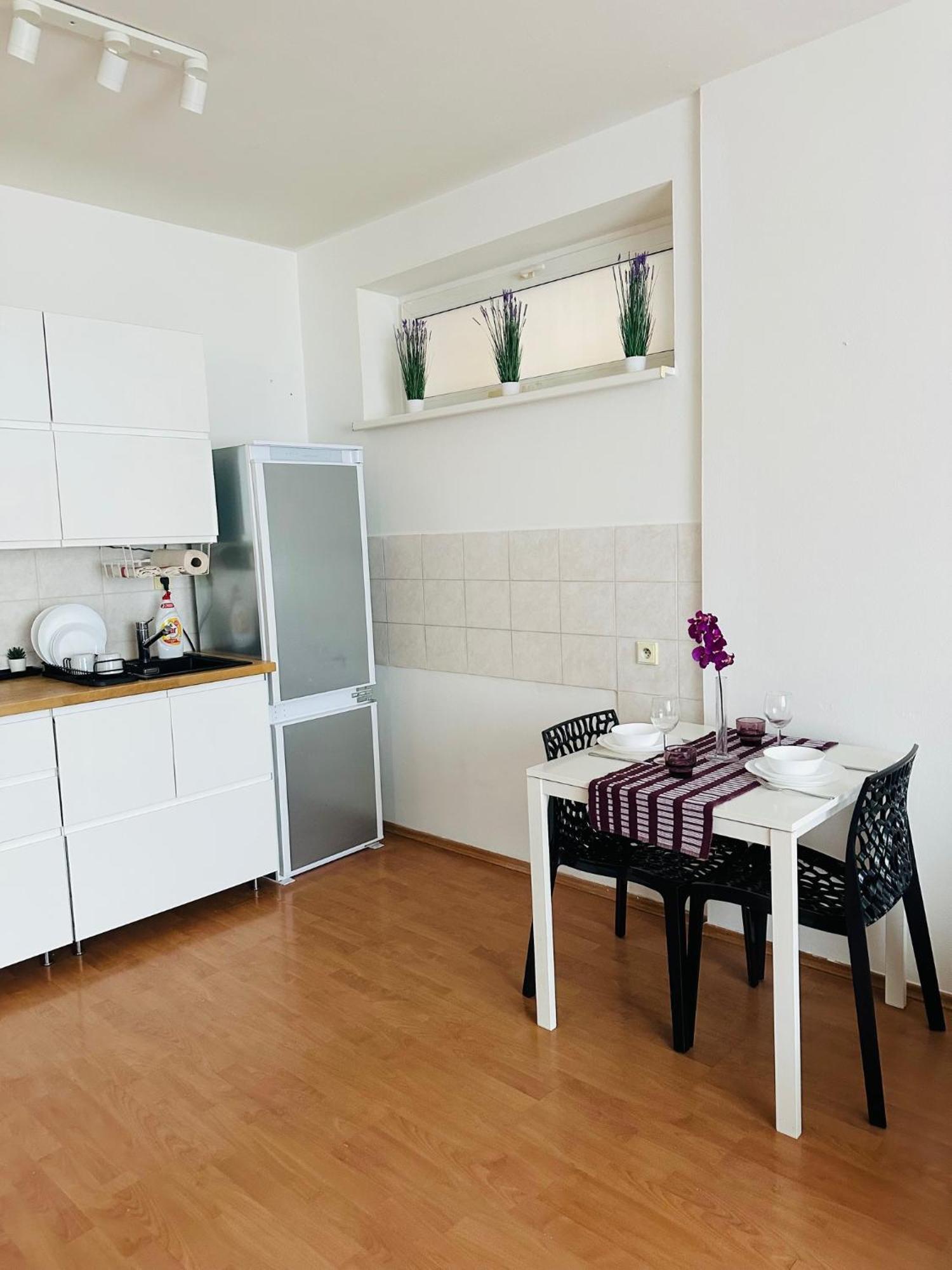 After Two Apartment บราติสลาวา ภายนอก รูปภาพ